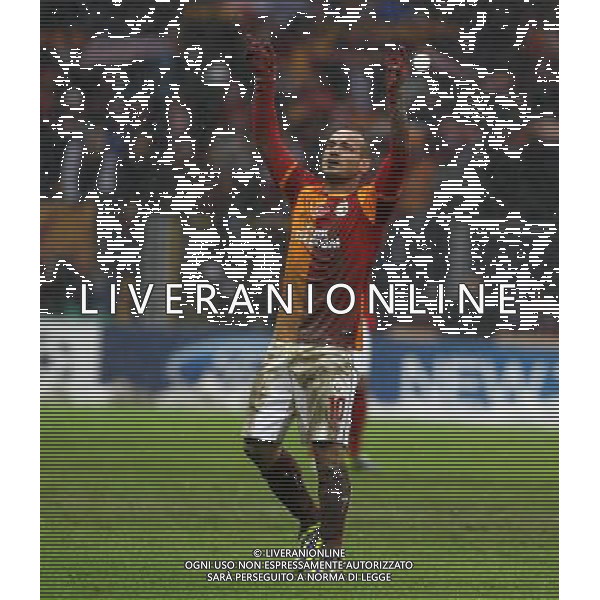 UEFA Champions League group B match between Galatasaray Istanbul and Juventus at Turk Telekom Arena Stadium on December 11, 2013 in Istanbul, Turkey. Match Score: Galatasaray 1 - Juventus 0 Pictured: Wesley Sneijder of Galatasaray. LIGA MISTRZOW PILKA NOZNA SEZON 2013/2014 FOT.SESKIM PHOTO/NEWSPIX.PL TURKEY, GERMANY, AUSTRIA AND UK OUT !!! --- Newspix.pl /AGENZIA ALDO LIVERANI SAS - ITALY ONLY - EDITORIAL USE ONLY *** Local Caption *** www.newspix.pl mail us: info@newspix.pl call us: 0048 022 23 22 222 --- Polish Picture Agency by Ringier Axel Springer Poland