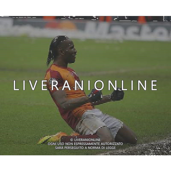 UEFA Champions League group B match between Galatasaray Istanbul and Juventus at Turk Telekom Arena Stadium on December 11, 2013 in Istanbul, Turkey. Match Score: Galatasaray 1 - Juventus 0 Pictured: Didier Drogba of Galatasaray. LIGA MISTRZOW PILKA NOZNA SEZON 2013/2014 FOT.SESKIM PHOTO/NEWSPIX.PL TURKEY, GERMANY, AUSTRIA AND UK OUT !!! --- Newspix.pl /AGENZIA ALDO LIVERANI SAS - ITALY ONLY - EDITORIAL USE ONLY *** Local Caption *** www.newspix.pl mail us: info@newspix.pl call us: 0048 022 23 22 222 --- Polish Picture Agency by Ringier Axel Springer Poland