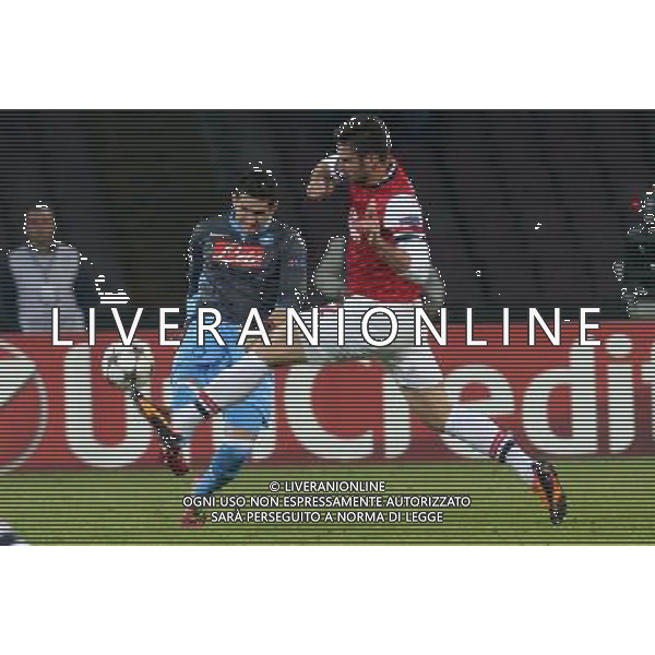 NAPOLI - ARSENAL CHAMPIONS LEAGUE 11 DICEMBRE 2013 NELLA FOTO: RAFAEL, GIROUD ©MOSCA/AGENZIA ALDO LIVERANI SAS