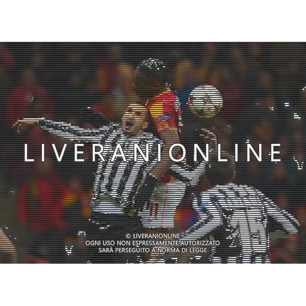 Bildnummer: 15243705 Datum: 10.12.2013 Copyright: imago/Seskim Photo UEFA Champions League group B match between Galatasaray Istanbul and Juventus at Turk Telekom Arena Stadium on December 10, 2013 in Istanbul, Turkey. Pictured: Didier Drogba of Galatasaray and Giogio Chiellini of Juventus. PUBLICATIONxNOTxINxTUR ; Fussball CHampions League 2014 Turin xas x0x 2013 quer premiumd AG ALDO LIVERANI SAS ONLY ITALY