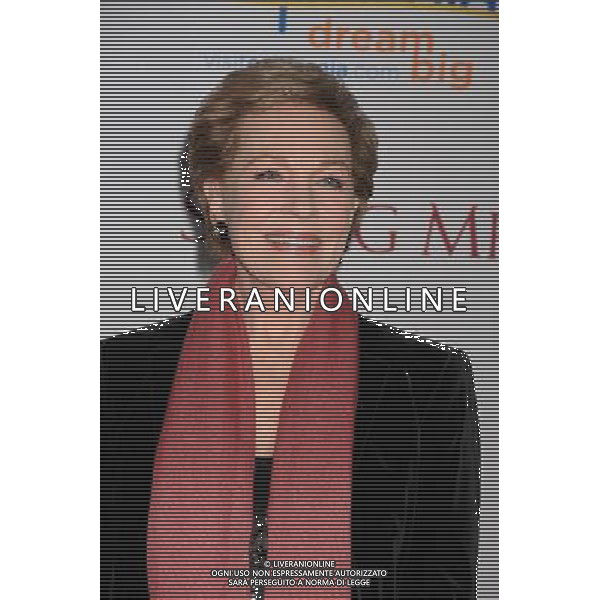 BURBANK, CA- DECEMBER 09: Actress Julie Andrews arrives at the \'Saving Mr. Banks\' - Los Angeles Premiere at Walt Disney Studios on December 9, 2013 in Burbank, California. AG ALDO LIVERANI SAS ONLY ITALY