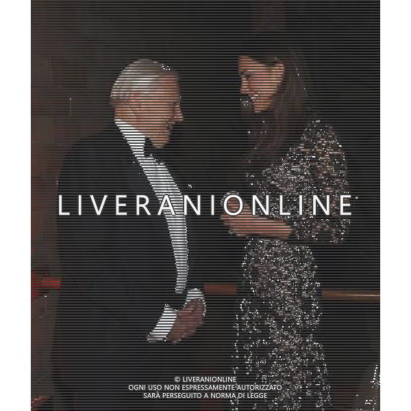 Catherine, the Duchess of Cambridge, meets British naturalist David Attenborough before the screening of \'David Attenborough\'s Natural History Museum Alive 3D\' at the Natural History Museum in London December 11, 2013. ©photoshot/AGENZIA ALDO LIVERANI SAS - ITALY ONLY - REALI INGLESI: Il principe William e sua moglie Kate al Museo di Storia Naturale prima di una proiezione in 3D a Londra 11 dicembre 2013. 