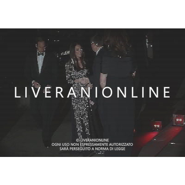 Britain\'s Prince William and his wife Catherine, the Duchess of Cambridge, arrive for a screening of David Attenborough\'s Natural History Museum Alive 3D\' at the Natural History Museum in London December 11, 2013. ©photoshot/AGENZIA ALDO LIVERANI SAS - ITALY ONLY - REALI INGLESI: Il principe William e sua moglie Kate al Museo di Storia Naturale prima di una proiezione in 3D a Londra 11 dicembre 2013. 