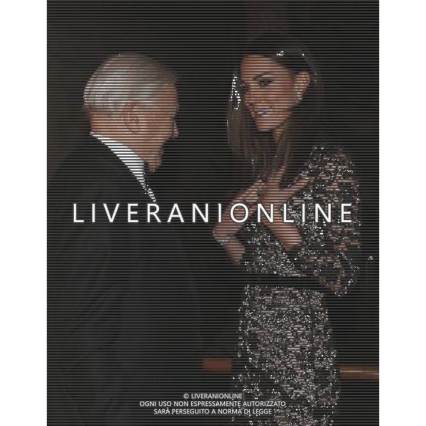 Catherine, the Duchess of Cambridge, meets British naturalist David Attenborough before the screening of \'David Attenborough\'s Natural History Museum Alive 3D\' at the Natural History Museum in London December 11, 2013. ©photoshot/AGENZIA ALDO LIVERANI SAS - ITALY ONLY - REALI INGLESI: Il principe William e sua moglie Kate al Museo di Storia Naturale prima di una proiezione in 3D a Londra 11 dicembre 2013. 