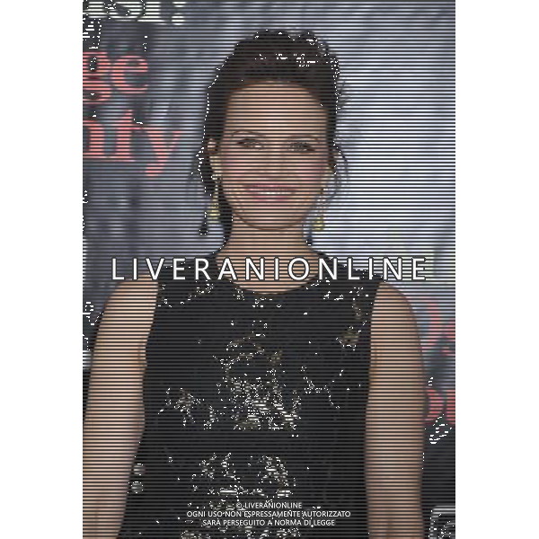 Carla Gugino attends the \'August: Osage County\' premiere at Ziegfeld Theater on December 12, 2013 in New York City. AG ALDO LIVERANI SAS ONLY ITALY