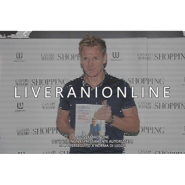 Gordon Ramsay signs copies of his new cookery book - Gordon Ramsay\'s Ultimate Home Cooking, a collection of easy recipes to cook at home, Waterstone\'s in Canary Wharf, London. 13th December 2013 AG ALDO LIVERANI SAS ONLY ITALY