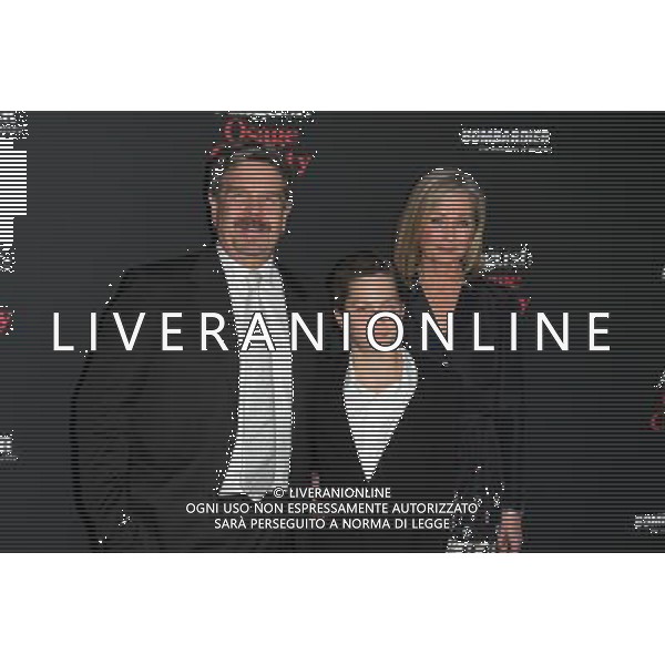 John Wells and family at the \'August: Osage County\' Los Angeles Premiere, Regal Cinemas, Los Angeles, CA 12-16-13 ag aldo liverani sas only italy