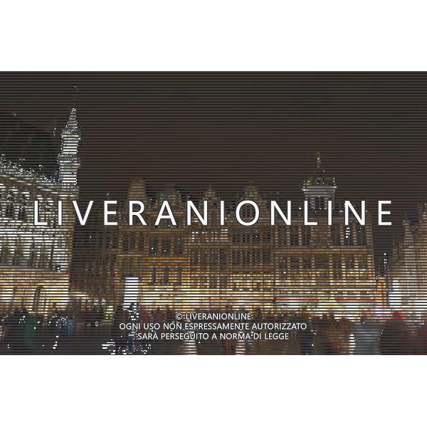 (131217) -- BRUSSELS, Dec. 17, 2013 () -- Visitors enjoy their time in downtown Brussels, Belgium, Dec. 16, 2013. (/Gong Bing) (yc) @Photoshot/Ag. Aldo Liverani s.a.s.-Only Italy-Editorial Use Only