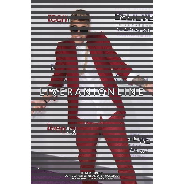 LOS ANGELES - DECEMBER 18: Justin Bieber at \'Justin Bieber\'s Believe\' Premiere on December 18 2013 in Los Angeles, California. (Photo by Martin Sloan) AG ALDO LIVERANI SAS ONLY ITALY