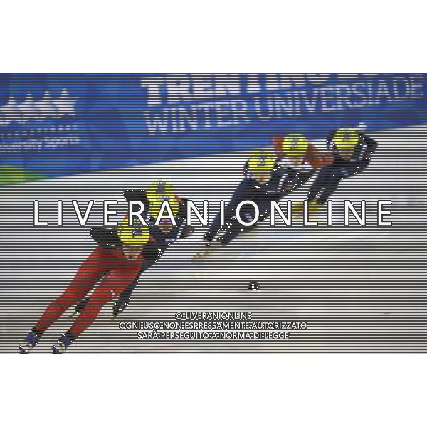 (131219) -- TRENTINO, Dec. 19, 2013 () -- Chinese skater Tao Jiaying (1st, L) competes during the women\'s short track 1,500m final at the 26th Winter Universiade in Trentino, Italy, Dec. 18, 2013. Tao claimed the title with 2 minutes and 30.296 seconds. (/He Changshan) ©PHOTOSHOT/AGENZIA ALDO LIVERANI SAS - ITALY ONLY - EDITORIAL USE ONLY