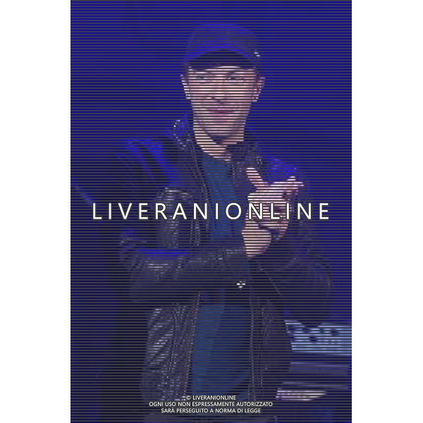 Chris Martin play the Under One Roof Charity Concert on 19/12/2013 at Hammersmith Eventim Apollo, London. The show will raise funds for Kids Company, which works with vulnerable children and young people in London and Bristol. Persons pictured: Chris Martin. ©PHOTOHSOT/AGENZIA ALDO LIVERANI SAS - ITALY ONLY - EDITORIAL USE ONLY
