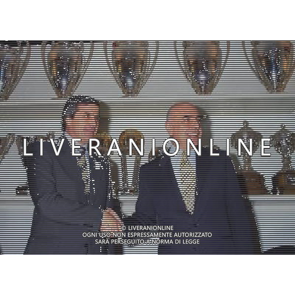 MILANO 24-05-1996 PRESENTAZIONE DEL NUOVO ALLENATORE DEL MILAN OSCAR WASHINGTON TABAREZ NELLA FOTO OSCAR WASHINGTON TABAREZ-ADRIANO GALLIANI AG ALDO LIVERANI SAS