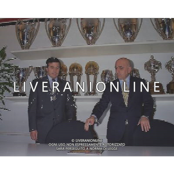 MILANO 24-05-1996 PRESENTAZIONE DEL NUOVO ALLENATORE DEL MILAN OSCAR WASHINGTON TABAREZ NELLA FOTO OSCAR WASHINGTON TABAREZ-ADRIANO GALLIANI AG ALDO LIVERANI SAS