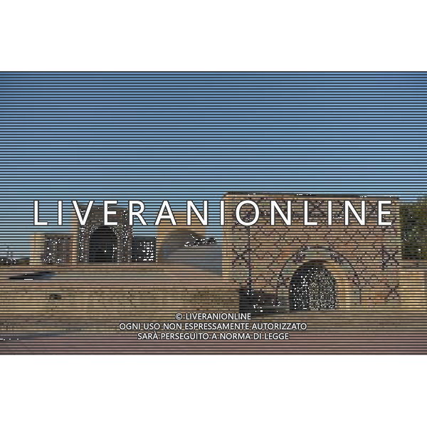 (140102) -- TASHKENT, Jan. 2, 2014 () -- The photo taken on Oct. 27, 2013 shows the Observatory of Ulugh Beg in Samarkand, Uzbekistan. It is built in 1420s by Timurid astronomer Ulugh Beg and is considered as one of the finest observatories in the Islamic world. Samarkand is the second largest city in Uzbekistan and the capital of Samarqand Province. It is an ancient city on the Silk Road and a melting port of the world\'s cultures. It is listed as one of the World Heritage Sites by UNESCO in 2001. (/Sadat) (dzl) ©photoshot/AGENZIA ALDO LIVERANI SAS - ITALY ONLY - L\'antica citta\' di Samarcanda costituita da tre edifici separati Compresa la Madrasa di Ulugh Beg, Sher-Dor e Kori-Tilya in Uzbekistan sulla Via della Seta, indicato come uno dei siti del patrimonio mondiale dell\'Umanita\' dall\'UNESCO nel 2001.