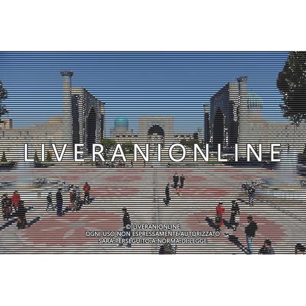 (140102) -- TASHKENT, Jan. 2, 2014 () -- The photo taken on Oct. 27, 2013 shows the Registan in Samarkand, Uzbekistan. The Registan is the heart of the ancient city of Samarkand and it is consisted of three separate buildings including Madrasa of Ulugh Beg, Sher-Dor Madrasah, and Tilya-Kori Madrasah. Samarkand is the second largest city in Uzbekistan and the capital of Samarqand Province. It is an ancient city on the Silk Road and a melting port of the world\'s cultures. It is listed as one of the World Heritage Sites by UNESCO in 2001. (/Sadat) (dzl) ©photoshot/AGENZIA ALDO LIVERANI SAS - ITALY ONLY - L\'antica citta\' di Samarcanda costituita da tre edifici separati Compresa la Madrasa di Ulugh Beg, Sher-Dor e Kori-Tilya in Uzbekistan sulla Via della Seta, indicato come uno dei siti del patrimonio mondiale dell\'Umanita\' dall\'UNESCO nel 2001.