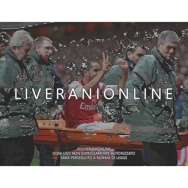 Arsenal\'s Theo Walcott saying 2-0 Photo by Kieran Galvin/CameraSport Football - FA Challenge Cup Third Round - Arsenal v Tottenham Hotspur - Saturday 4th January 2014 - Emirates Stadium - London © CameraSport - 43 Linden Ave. Countesthorpe. Leicester. England. LE8 5PG - Tel: +44 (0) 116 277 4147 - admin@camerasport.com - www.camerasport.com AG ALDO LIVERANI SAS ONLY ITALY