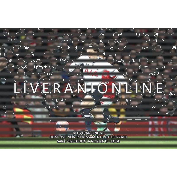 Tottenham Hotspur\'s Vlad Chiriche? in action Photo by Kieran Galvin/CameraSport Football - FA Challenge Cup Third Round - Arsenal v Tottenham Hotspur - Saturday 4th January 2014 - Emirates Stadium - London © CameraSport - 43 Linden Ave. Countesthorpe. Leicester. England. LE8 5PG - Tel: +44 (0) 116 277 4147 - admin@camerasport.com - www.camerasport.com AG ALDO LIVERANI SAS ONLY ITALY