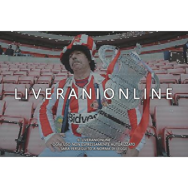 SUNDERLAND FAN GEORGE SLOUGH WITH FA CUP SUNDERLAND FC V CARLISLE UTD FC SUNDERLAND FC V CARLISLE UTD FC, FA CUP 3RD ROUND STADIUM OF LIGHT, SUNDERLAND, ENGLAND 05 January 2014 GAT77281 BARCLAYS PREMIER LEAGUE 05/01/14 WARNING! This Photograph May Only Be Used For Newspaper And/Or Magazine Editorial Purposes. May Not Be Used For Publications Involving 1 player, 1 Club Or 1 Competition Without Written Authorisation From Football DataCo Ltd. For Any Queries, Please Contact Football DataCo Ltd on +44 (0) 207 864 9121 AG ALDO LIVERANI SAS ONLY ITALY