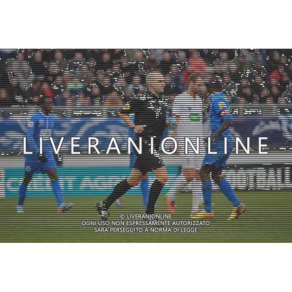 Benoit MILLOT / Bouteille lance sur le terrain - 05.01.2014 - Amiens AC / Lille - 32emeFinale Coupe de France Photo : Dave Winter / Icon Sport AG ALDO LIVERANI SAS ONLY ITALY