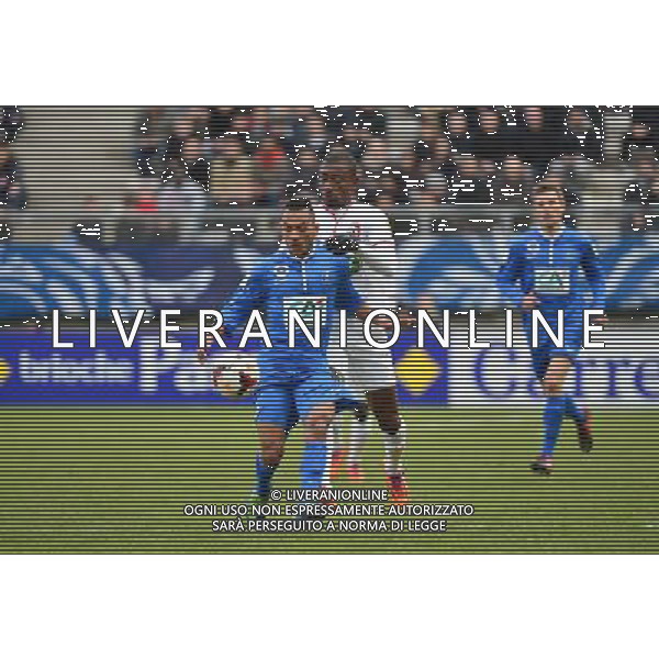 Jonathan ALPOU / Salomon KALOU - 05.01.2014 - Amiens AC / Lille - 32emeFinale Coupe de France Photo : Dave Winter / Icon Sport AG ALDO LIVERANI SAS ONLY ITALY