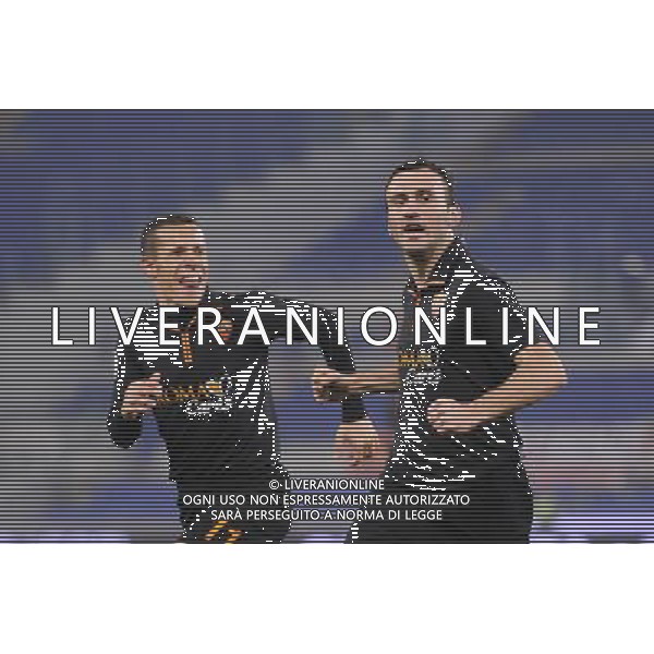 Roma - 09/01/2014 - Stadio Olimpico - TIM CUP 2013-2014 - Ottavi di finale - Roma vs Sampdoria - nella foto: torosidis e taddei esultano dopo il gol / Ph. Fabrizio Corradetti - Ag. Aldo Liverani sas