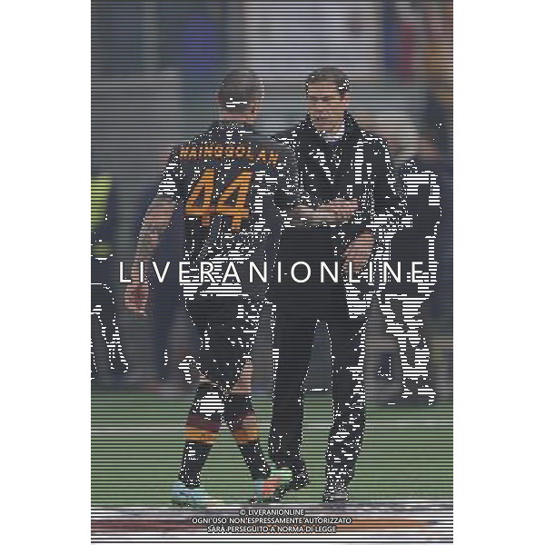 Roma - 09/01/2014 - Stadio Olimpico - TIM CUP 2013-2014 - Ottavi di finale - Roma vs Sampdoria - nella foto: rudi garcia si complimenta con nainggolan / Ph. Fabrizio Corradetti - Ag. Aldo Liverani sas AG ALDO LIVERANI SAS