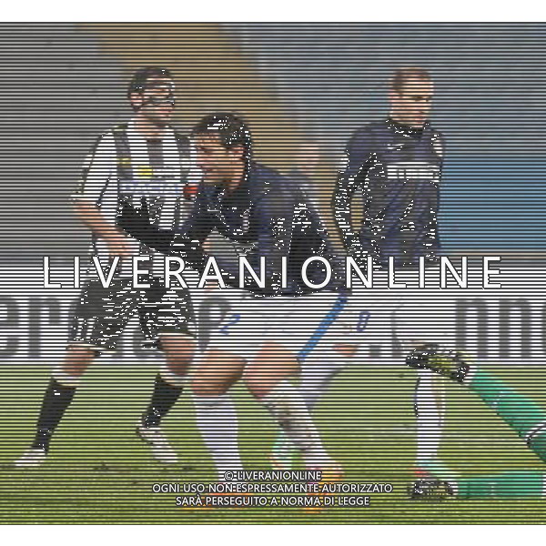 UDINESE - INTER COPPA ITALIA TIM CUP 09 GENNAIO 2014 NELLA FOTO LA DELUSIONE DEI GIOCATORI DELL\'INTER - MILITO E PALACIO ©GARBUIO/AGENZIA ALDO LIVERANI SAS