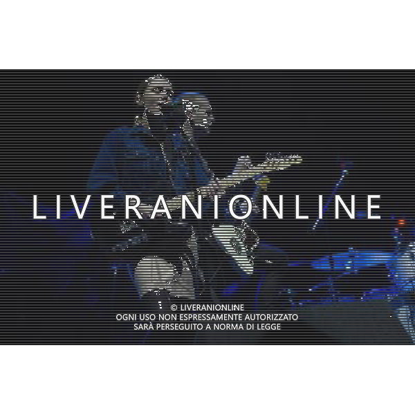 North London band Wolf Alice support The 1975 at Brixton Academy, London, England, UK on 9th January 2014. The band consists of Ellie Rowsell (lead vocals/guitar), Joel Amey (drums), Joff Oddie (guitar) and Theo Ellis (bass). AG ALDO LIVERANI SAS ONLY ITALY