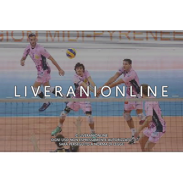 Frederic Barais / Keith Pupart - 10.01.2014 - Toulouse / Sete - 14eme journee de Ligue A Photo : Manuel Blondeau / Icon Sport /AGENZIA ALDO LIVERANI SAS - ITALY ONLY - EDITORIAL USE ONLY - VOLLEY *** Local Caption ***