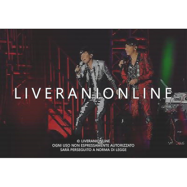(140112) -- TAIPEI, Jan. 12, 2014 () -- Singer David Zee Tao (R) and singer JJ Lin perform at Tao\'s solo concert in Taipei, southeast China\'s Taiwan, Jan. 11, 2014. (/Chen Yehua) (ry) AG ALDO LIVERANI SAS ONLY ITALY