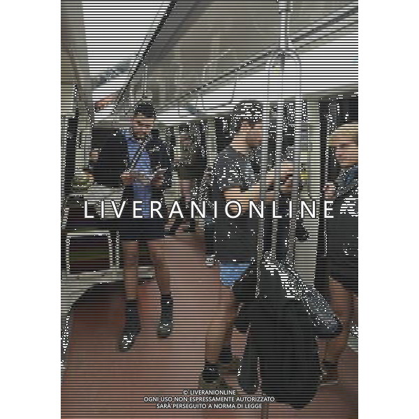 (140112) -- PARIS, Jan. 12, 2014 () -- People in underwear are seen on a subway train in Paris, as they take part in the 2014 No Pants Subway Ride on Jan. 12, 2014. (/Li Genxing) ©photoshot/AGENZIA ALDO LIVERANI SAS - ITALY ONLY - EDITORIAL USE ONLY - Persone in metropolitana senza pantaloni prendono parte alla giornata 2014 No Pants 12 gennaio 2014.