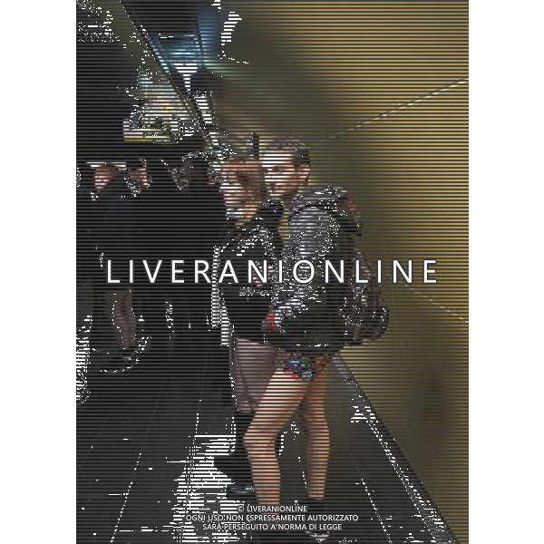 (140112) -- PARIS, Jan. 12, 2014 () -- People in underwear are seen in a subway station in Paris, as they take part in the 2014 No Pants Subway Ride on Jan. 12, 2014. (/Li Genxing) ©photoshot/AGENZIA ALDO LIVERANI SAS - ITALY ONLY - EDITORIAL USE ONLY - Persone in metropolitana senza pantaloni prendono parte alla giornata 2014 No Pants 12 gennaio 2014.