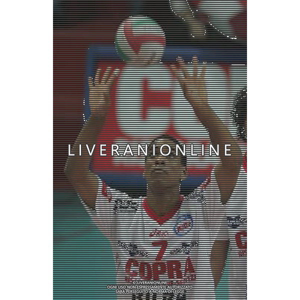 COPRA VOLLEY PIACENZA-SISLEY TRVISO 07/11/2004 NELLA FOTO MARSHALL LEONELL AGENZIA ALDO LIVERANI