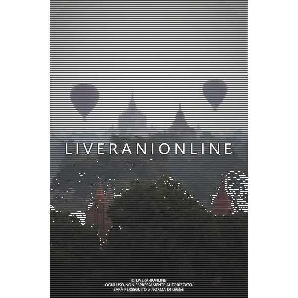 (140116) -- BAGAN, Jan. 16, 2014 () -- Temples are seen at the ancient city of Bagan in Mandalay region, Myanmar, Jan. 15, 2014. Bagan, which stood as an ancient capital from 11th to 13th centuries and Buddhist center with about 10,000 pagodas and religious structures spreading more than 80 square-kilometers, now remains with over 2,000 ruins. (/U Aung)(ctt) ©photoshot/AGENZIA ALDO LIVERANI SAS - ITALY ONLY - Veduta dei templi nelll\'antica citta\' di Bagan nella regione di Mandalay, Myanmar, 15 gennaio 2014.