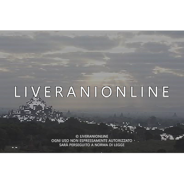 (140116) -- BAGAN, Jan. 16, 2014 () -- Temples are seen at the ancient city of Bagan in Mandalay region, Myanmar, Jan. 15, 2014. Bagan, which stood as an ancient capital from 11th to 13th centuries and Buddhist center with about 10,000 pagodas and religious structures spreading more than 80 square-kilometers, now remains with over 2,000 ruins. (/U Aung)(ctt) ©photoshot/AGENZIA ALDO LIVERANI SAS - ITALY ONLY - Veduta dei templi nelll\'antica citta\' di Bagan nella regione di Mandalay, Myanmar, 15 gennaio 2014.