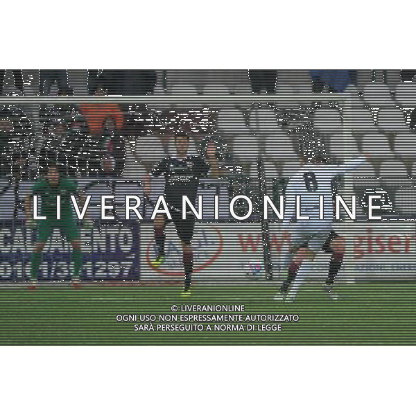 Vercelli 19-01-2014 Stadio Silvio Piola Campionato Lega PRO Prima Divisione girone A - 18å¡ giornata Pro Vercelli - Reggiana nella foto Scavone colpisce la traversa nel finale foto Roberto Garavaglia - ag. Aldo Liverani sas