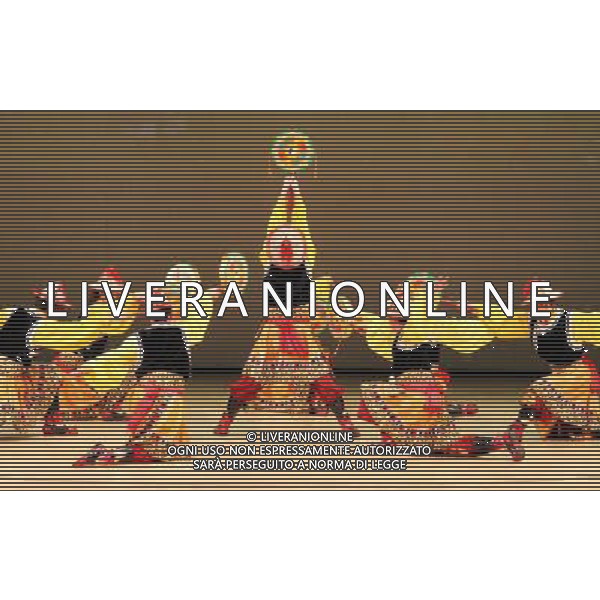 (140118) -- SEOUL, Jan. 18, 2014 () -- Actors from China\'s Tibetan Autonomous Prefecture of Gannan, northwest China\'s Gansu Province, present a performance in Seoul, South Korea, Jan. 18, 2014. (/Peng Qian) ©photoshot/AGENZIA ALDO LIVERANI SAS - ITALY ONLY - EDITORIAL USE ONLY - Attori provenienti dalla Cina della Prefettura autonoma tibetana di Gannan, nord-ovest della Cina provincia del Gansu, si esibiscono a Seoul, Corea del Sud, 18 gennaio 2014.