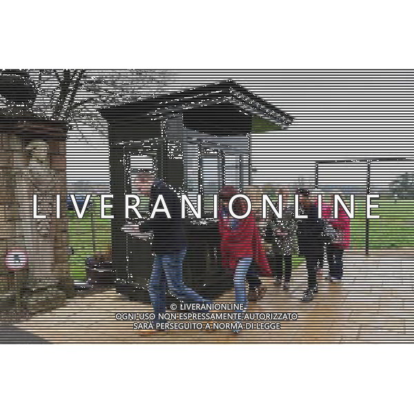 Tourists take every ticket to buy a slice of Downton Abbey for their lives Downton Abbey open day ©Photoshot/Ag. Aldo Liverani s.a.s.-Only Italy-Editorial Use Only