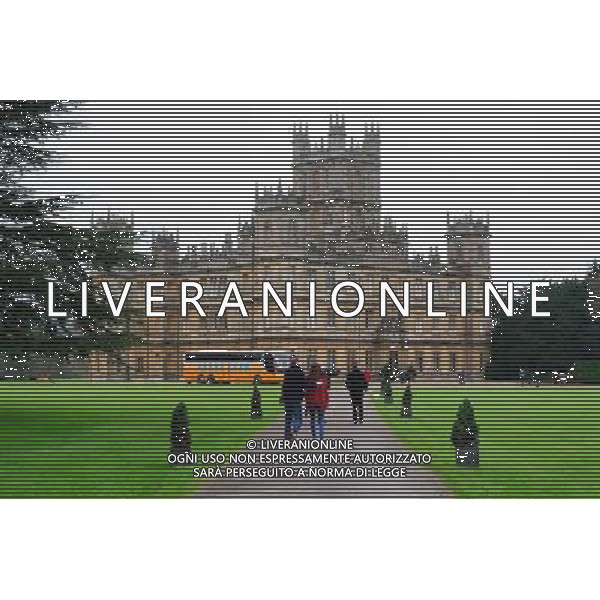 Tourists take every ticket to buy a slice of Downton Abbey for their lives Downton Abbey open day ©Photoshot/Ag. Aldo Liverani s.a.s.-Only Italy-Editorial Use Only