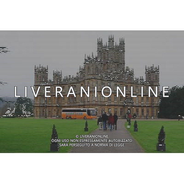 Tourists take every ticket to buy a slice of Downton Abbey for their lives Downton Abbey open day ©Photoshot/Ag. Aldo Liverani s.a.s.-Only Italy-Editorial Use Only