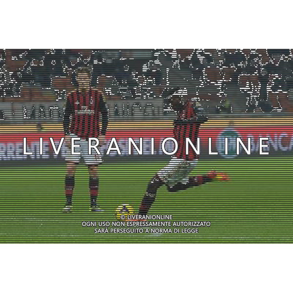 Milano 22-01-2014 TIM Cup - Coppa Italia quarti di finale Stadio Giuseppe Meazza - San Siro Milan - Udinese nella foto Balotelli vicino al 2 a 1 su punizione foto Roberto Garavaglia - ag. Aldo Liverani sas