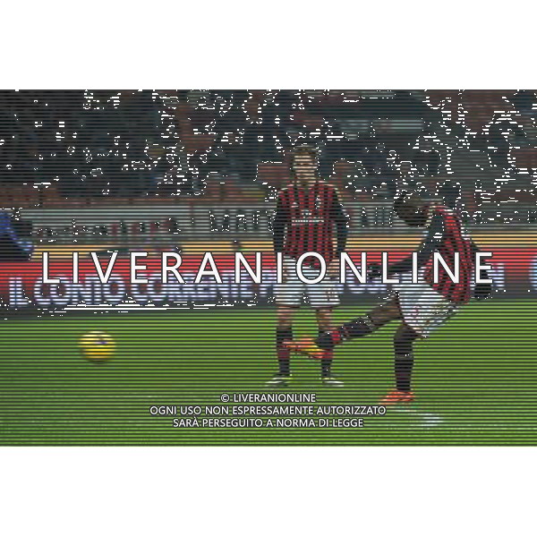 Milano 22-01-2014 TIM Cup - Coppa Italia quarti di finale Stadio Giuseppe Meazza - San Siro Milan - Udinese nella foto Balotelli vicino al 2 a 1 su punizione foto Roberto Garavaglia - ag. Aldo Liverani sas