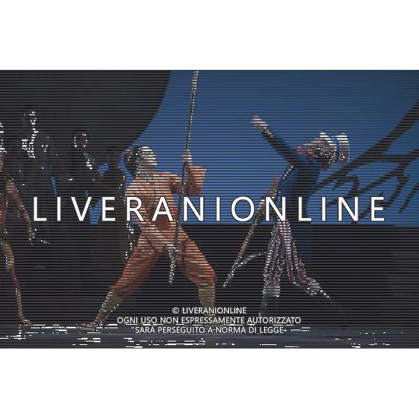 The Prince of the Pagodas, dress rehearsal on 29th January 2014 at The Lowry, Salford, England. The show will runs from 30th January - 1st February 2014 before touring the UK. David Bintley\'s ballet to Benjamin Britten\'s only commissioned ballet score was rapturously received by audiences and critics at its premiere by the National Ballet of Japan in 2011. The spectacular and imaginative costumes from War Horse designer Rae Smith bring to life the elegance and beauty of the Chrysanthemum Kingdom, and capture our imagination in the fantastical journey through the elements. ©photoshot/AGENZIA ALDO LIVERANI SAS - ITALY ONLY - Ballerini classici durante le prove de \'Il principe delle pagode\' , prova generale del 29 gennaio 2014 al The Lowry, Salford, in Inghilterra