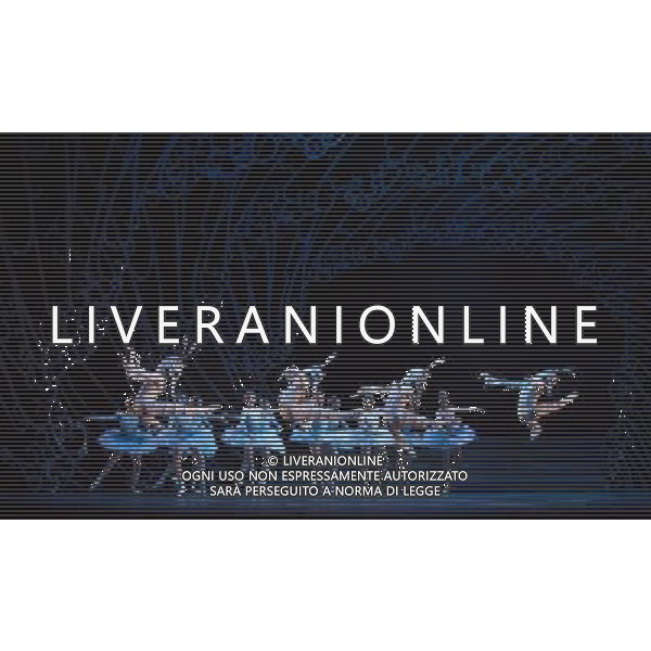 The Prince of the Pagodas, dress rehearsal on 29th January 2014 at The Lowry, Salford, England. The show will runs from 30th January - 1st February 2014 before touring the UK. David Bintley\'s ballet to Benjamin Britten\'s only commissioned ballet score was rapturously received by audiences and critics at its premiere by the National Ballet of Japan in 2011. The spectacular and imaginative costumes from War Horse designer Rae Smith bring to life the elegance and beauty of the Chrysanthemum Kingdom, and capture our imagination in the fantastical journey through the elements. ©photoshot/AGENZIA ALDO LIVERANI SAS - ITALY ONLY - Ballerini classici durante le prove de \'Il principe delle pagode\' , prova generale del 29 gennaio 2014 al The Lowry, Salford, in Inghilterra