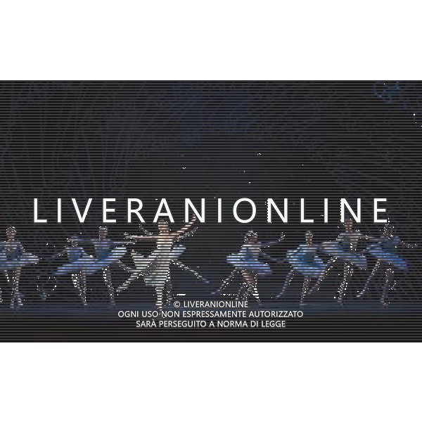 The Prince of the Pagodas, dress rehearsal on 29th January 2014 at The Lowry, Salford, England. The show will runs from 30th January - 1st February 2014 before touring the UK. David Bintley\'s ballet to Benjamin Britten\'s only commissioned ballet score was rapturously received by audiences and critics at its premiere by the National Ballet of Japan in 2011. The spectacular and imaginative costumes from War Horse designer Rae Smith bring to life the elegance and beauty of the Chrysanthemum Kingdom, and capture our imagination in the fantastical journey through the elements. ©photoshot/AGENZIA ALDO LIVERANI SAS - ITALY ONLY - Ballerini classici durante le prove de \'Il principe delle pagode\' , prova generale del 29 gennaio 2014 al The Lowry, Salford, in Inghilterra