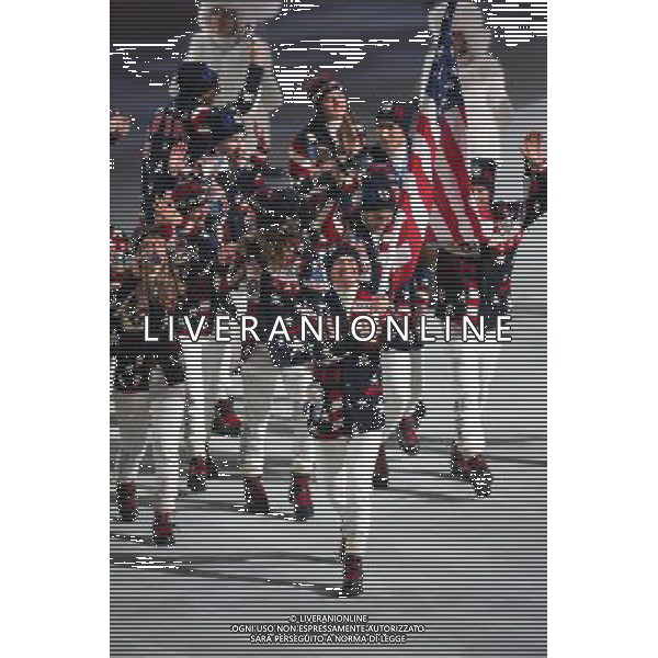 07.02.2014, Olympiastadion Fischt, Adler, RUS, Sochi 2014, ErÃ¶ffnungsfeier der XXII. Olympischen Winterspiele, im Bild Team USA mit Fahnentraeger Todd Lodwick // Team USA with flag bearer Todd Lodwick during the Opening Ceremony of the Olympic Winter Games Sochi 2014 at the Fisht Olympic Stadium in Adler, Russia on 2014/02/07. EXPA Pictures Â© 2014, PhotoCredit: EXPA/ Johann Groder Â©PHOTOSHOT/AGENZIA ALDO LIVERANI SAS - ITALY ONLY - Cerimonia di apertura dei 22mi Giochi Olimpici Invernali Olimpiadi di Sochi, Russia 7 febbraio 2014