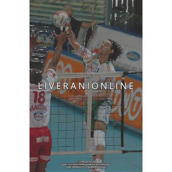 CUNEO 12/11/04 CAMPIONATO DI PALLAVOLO SERIE A1 TIM 2004/05 BREBANCA CUNEO-COPRA PIACENZA NELLA FOTO GODOY FILHO GILBERTO AMAURI PH GIGI ARCAINI/AG.ALDO LIVERANI