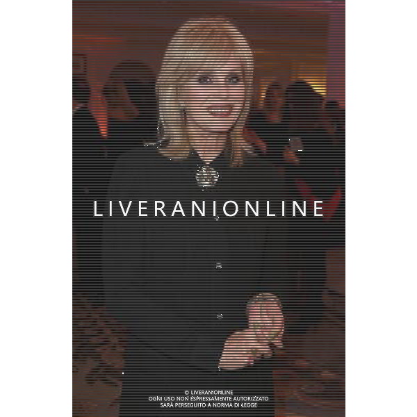 Joanna Lumley poses at reception for the Prince\'s Trust Invest in Futures Gala Dinner at The Savoy Hotel on February 6, 2014 in London, England. The money raised by the event will help disadvantaged young people into jobs. ©photoshot/AGENZIA ALDO LIVERANI SAS - ITALY ONLY - REALI INGLESI: Il Principe Carlo d\'inghilterra a un ricevimento e Cena di Gala al The Savoy Hotel il 6 febbraio 2014 a Londra per una raccolta di fondi per aiutare i giovani svantaggiati nel mondo del lavoro.