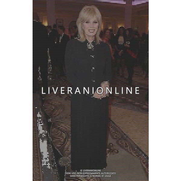Joanna Lumley poses at reception for the Prince\'s Trust Invest in Futures Gala Dinner at The Savoy Hotel on February 6, 2014 in London, England. The money raised by the event will help disadvantaged young people into jobs. ©photoshot/AGENZIA ALDO LIVERANI SAS - ITALY ONLY - REALI INGLESI: Il Principe Carlo d\'inghilterra a un ricevimento e Cena di Gala al The Savoy Hotel il 6 febbraio 2014 a Londra per una raccolta di fondi per aiutare i giovani svantaggiati nel mondo del lavoro.