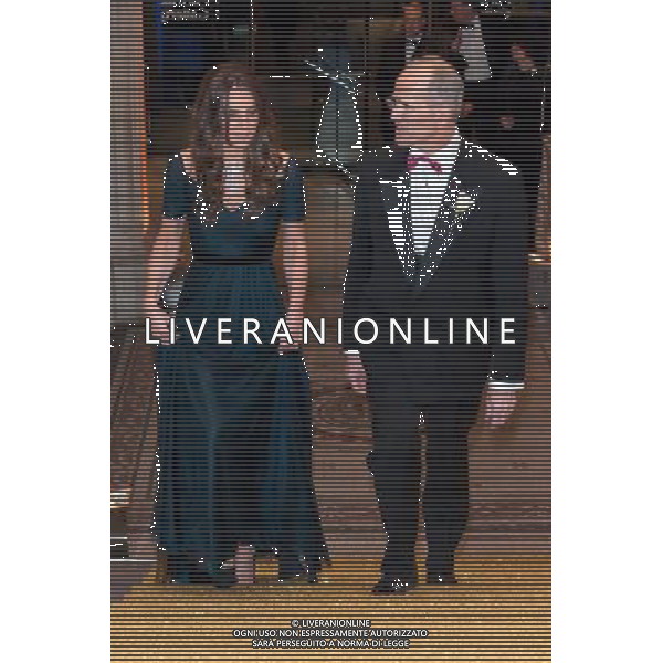 Catherine Duchess of Cambridge and Sandy Nairne during the Portrait Gala 2014 at the National Portrait Gallery on February 11, 2014 in London, England. Picture by Jorge Herrera. ©photoshot/AGENZIA ALDO LIVERANI SAS - ITALY ONLY - REALI INGLESI: Kate Middleton, Duchessa di Cambridge alla serata di Gala al National Portrait Gallery nel centro di Londra Inghilterra 11 febbraio 2014.